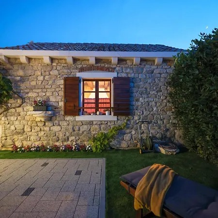 Pool With Traditional Dalmatian Konoba Privat bolig Nin