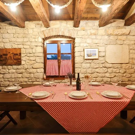 Pool With Traditional Dalmatian Konoba Privat bolig Nin