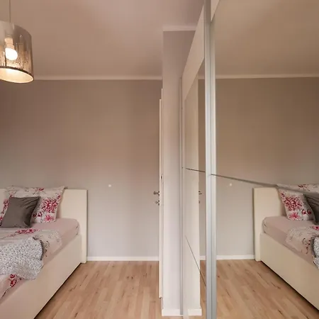 Pool With Traditional Dalmatian Konoba Privat bolig