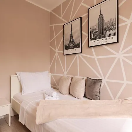 Pool With Traditional Dalmatian Konoba Privat bolig Nin