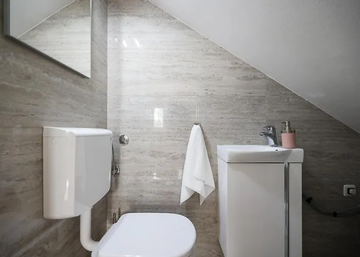 Pool With Traditional Dalmatian Konoba Alloggio in famiglia *