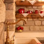 Ostanak kod kuće Pool With Traditional Dalmatian Konoba Nin