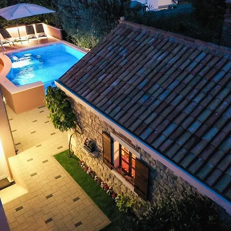Homestay Pool With Traditional Dalmatian Konoba
