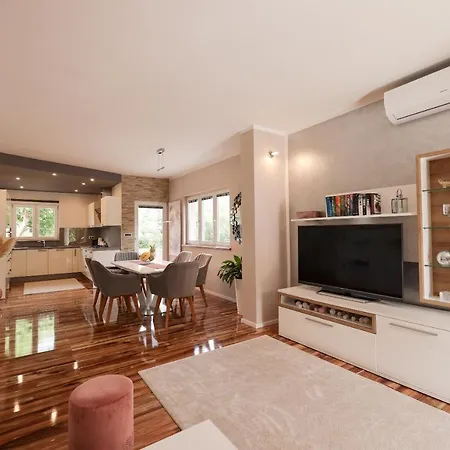 Alloggio in famiglia Pool With Traditional Dalmatian Konoba Nin