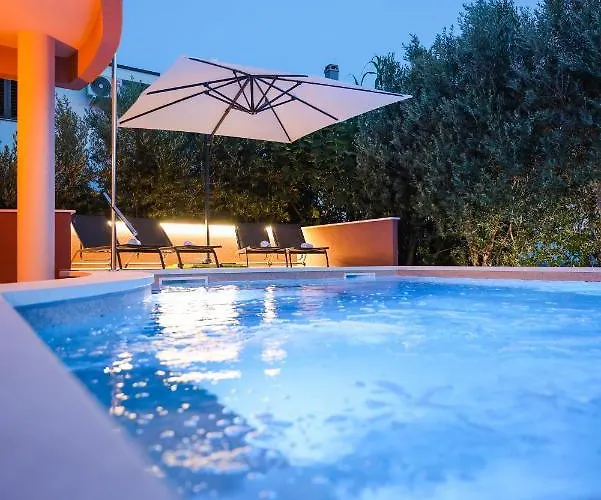 Pool With Traditional Dalmatian Konoba Rum i privatbostad Nin